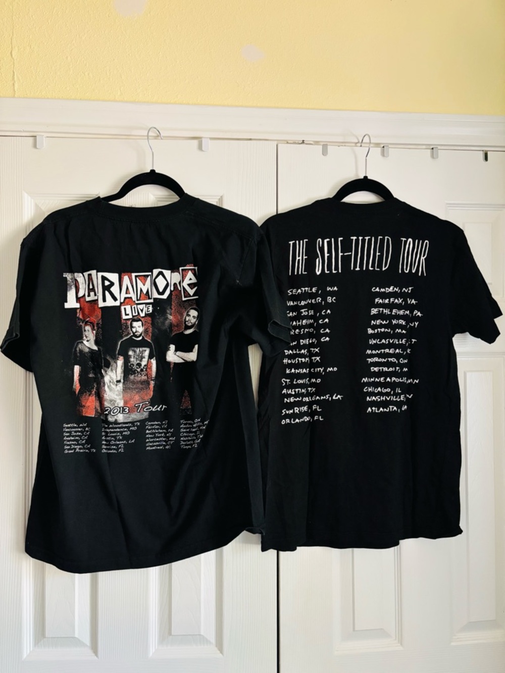 Paramore Merch Bundle - Picture 2 of 8